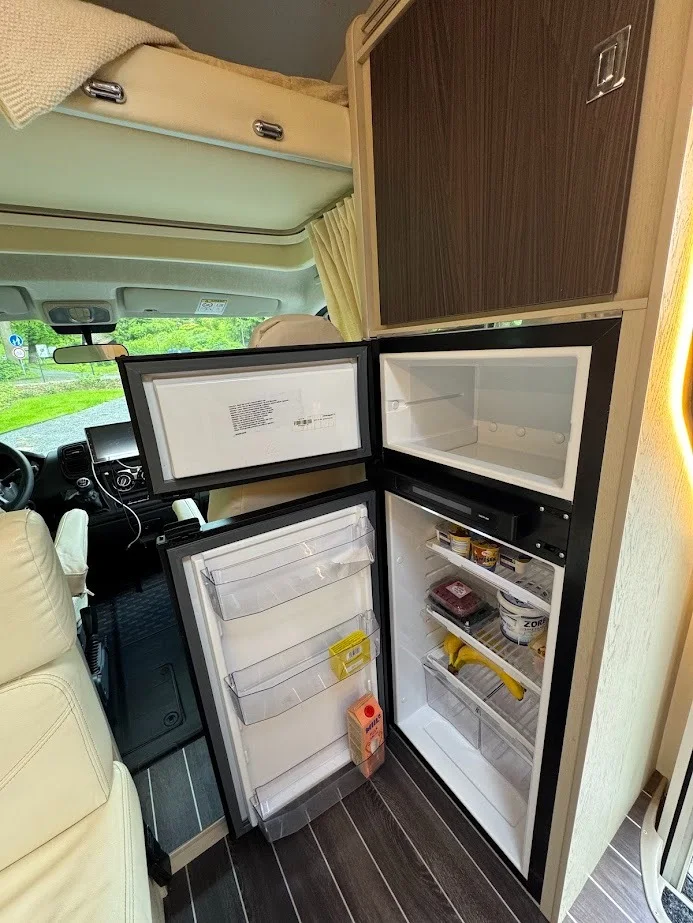 Velká lednice s mrazákem